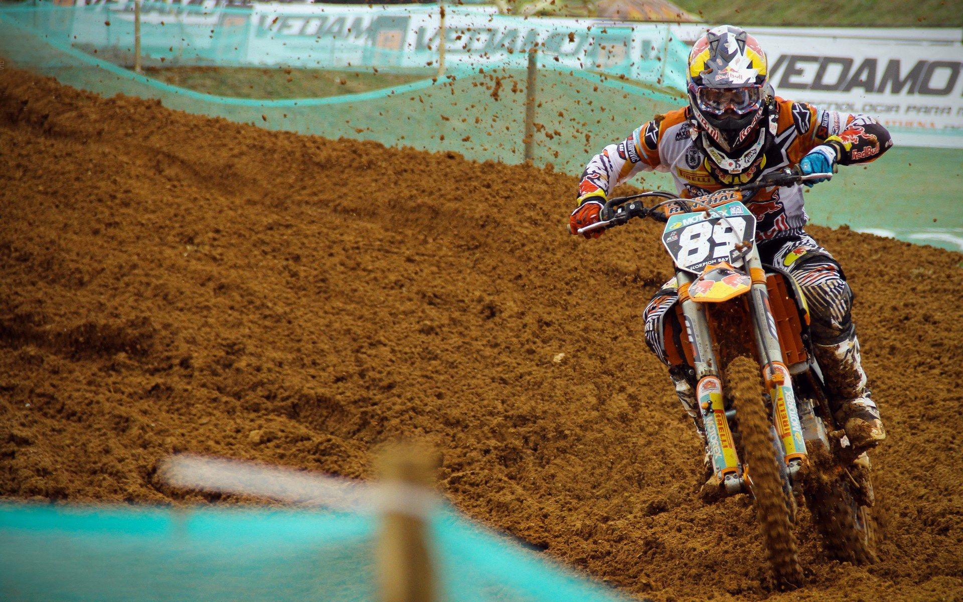 尽力了!陈晋一禁区内紧跟韩国球员,最终被洞穿小门得分